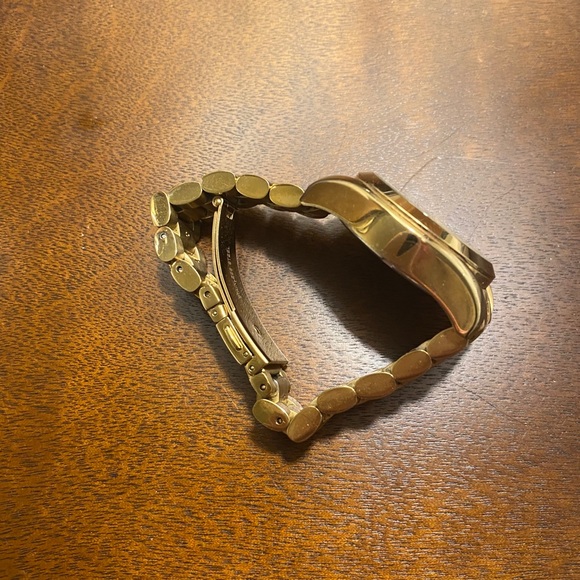 Women’s gold tone Michael Kors Bradshaw watch - Picture 2 of 3